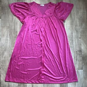 Vintage Lorraine Nightgown Pink Knee Length Size Small 100% Nylon made In U.S.A